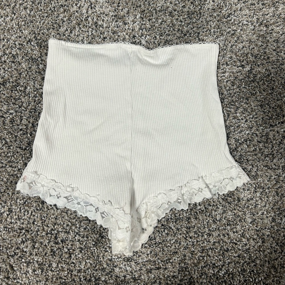 Super cute sleep shorts 🤍